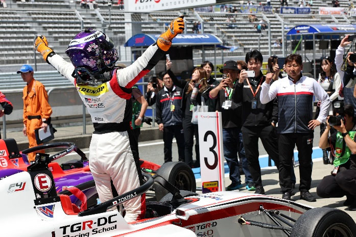 SC2 回の荒れた開幕戦、鈴⽊⽃輝哉が初優勝︕